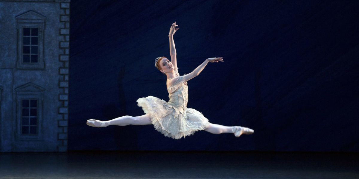 Gillian Murphy performing a poised arabesque center stage, showing clean line and calm balance en pointe